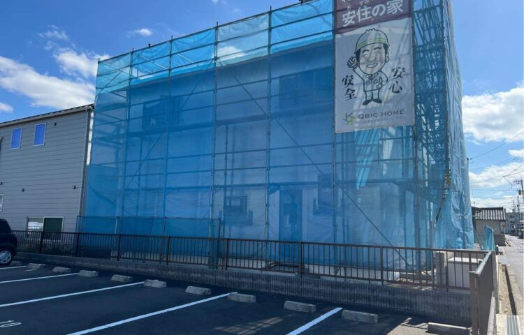 外張り断熱　施工中!!