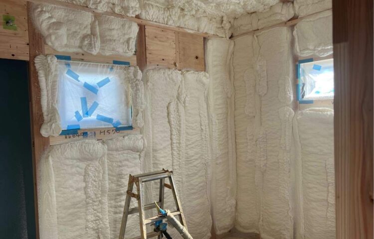 断熱材　アイシネン♪