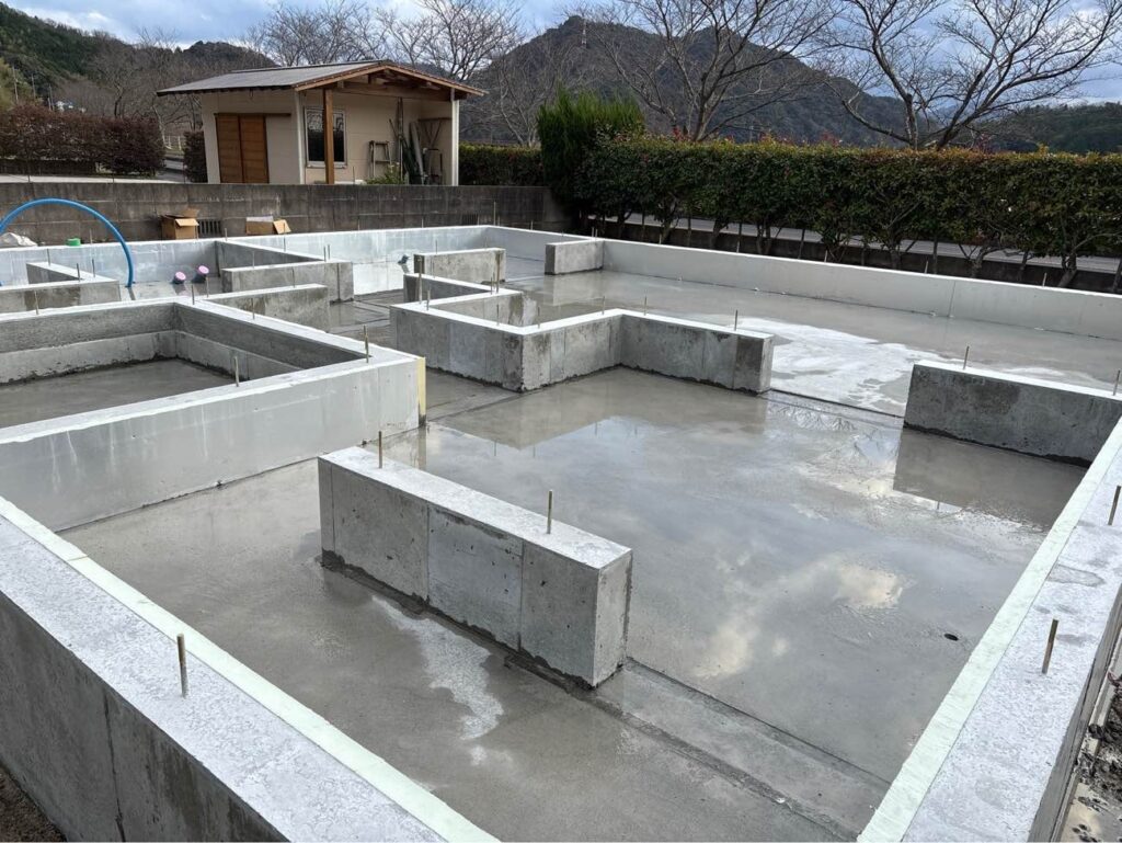 縁の下の力持ち