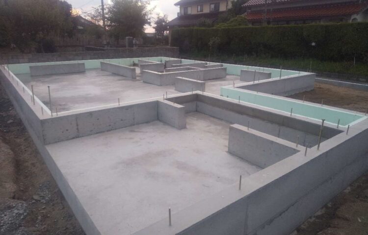 基礎工事進行中！！