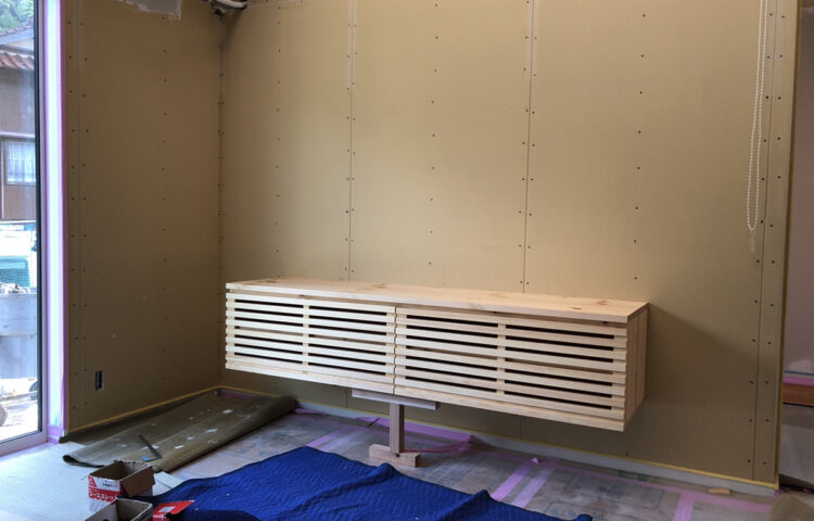 ☆テレビボードの取付☆