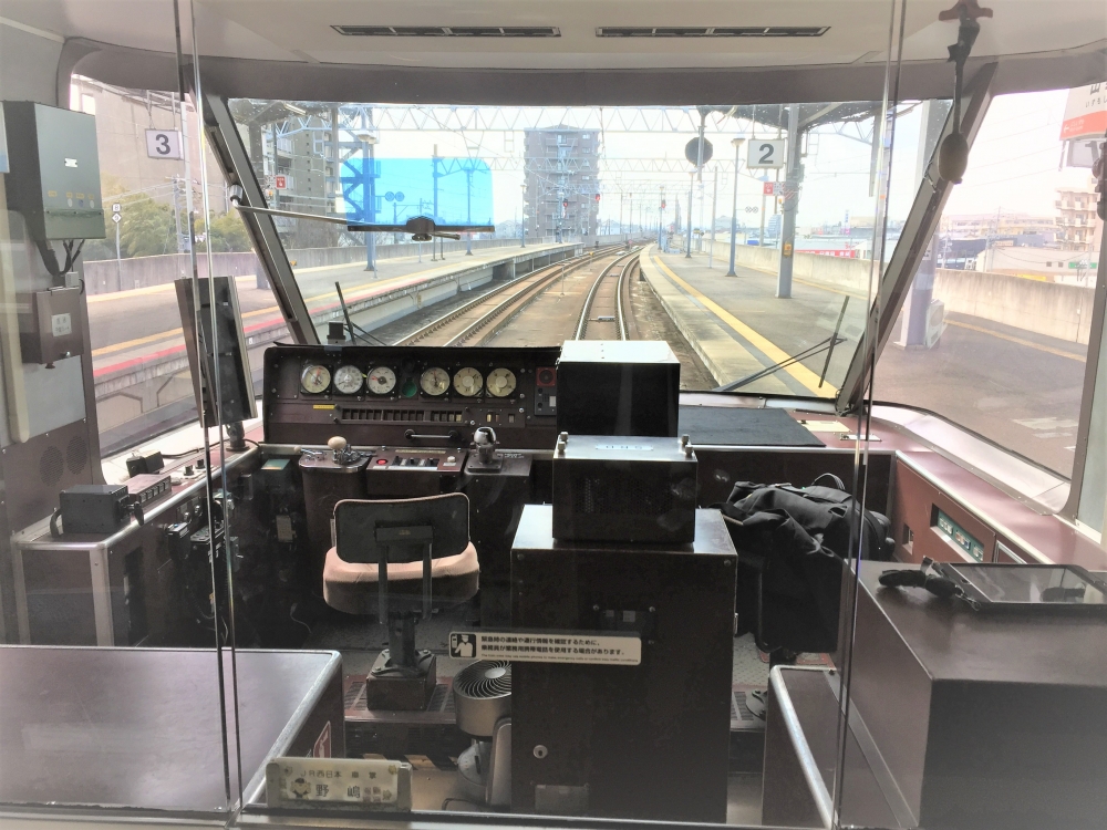 やくも運転席