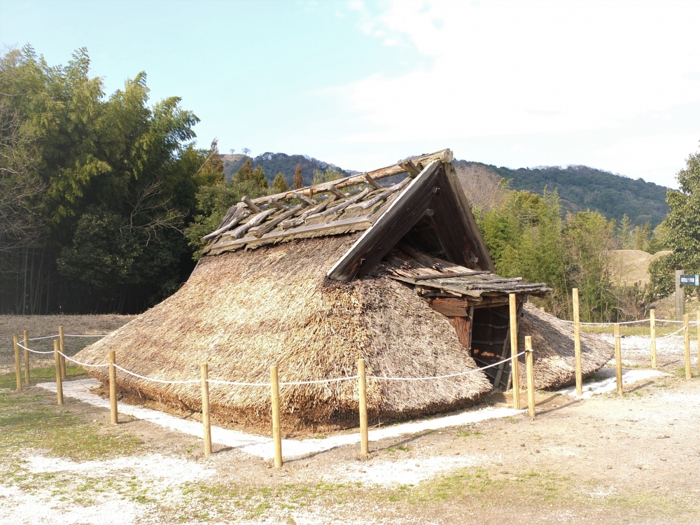 竪穴式住居